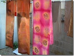 蘇芳（スオウ）を重ねて草木染した麻の生地