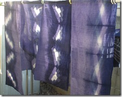 ログウッドで草木染、板締め技法