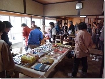 京都・井手町草木染めの野の花工房、教室作品展 京都・井手町草木染めの野の花工房、教室作品展