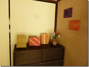 草木染で縫い絞り(ウメノキゴケ、インド茜、メリケンカルカヤ、栗のいが、キバナコスモス) 草木染で縫い絞り(ウメノキゴケ、インド茜、メリケンカルカヤ、栗のいが、キバナコスモス)