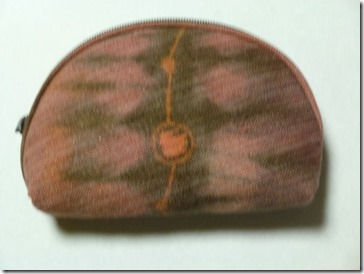 草木染（蘇芳）のポーチ