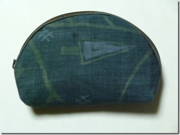 草木染（藍染）のポーチ
