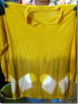 マリーゴールドで草木染したシャツ マリーゴールドで草木染したシャツ