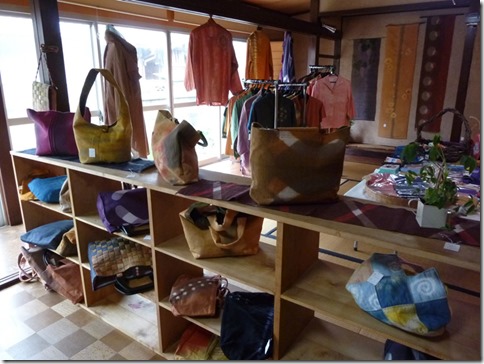 2013年草木染教室作品展バッグなど