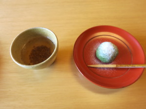 ヨモギ餅とそば茶