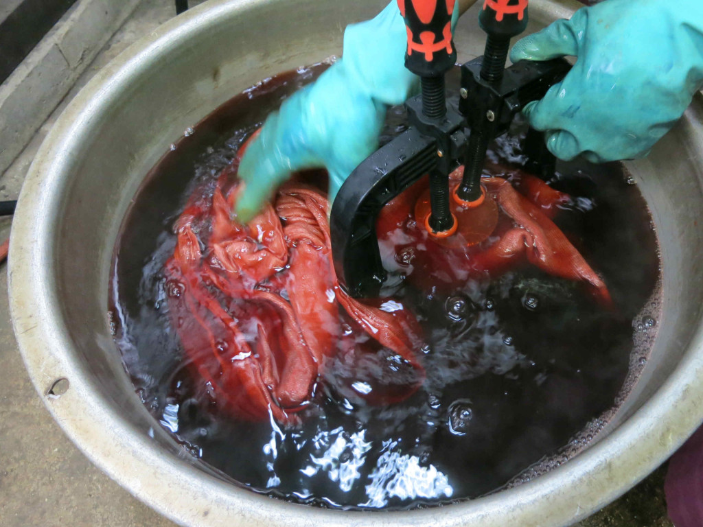 ビワ 板締め絞り