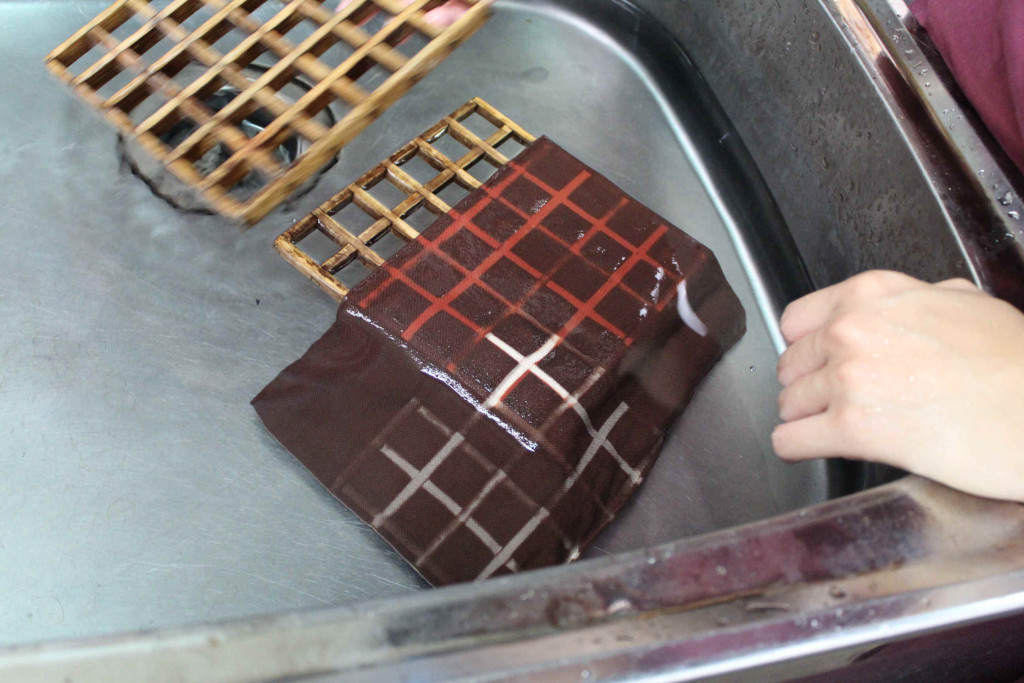 ビワ 板締め絞り