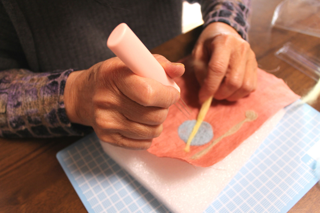 草木染　フェルト＆刺繍