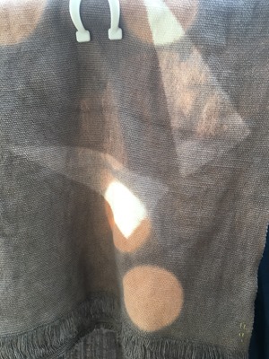 タンガラで草木染した布