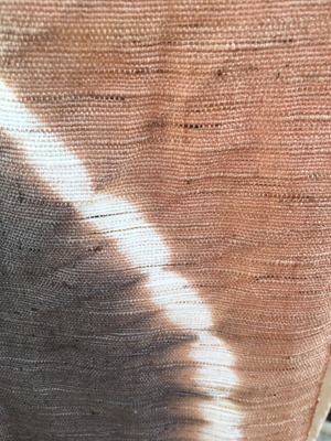 タンガラで草木染した麻生地