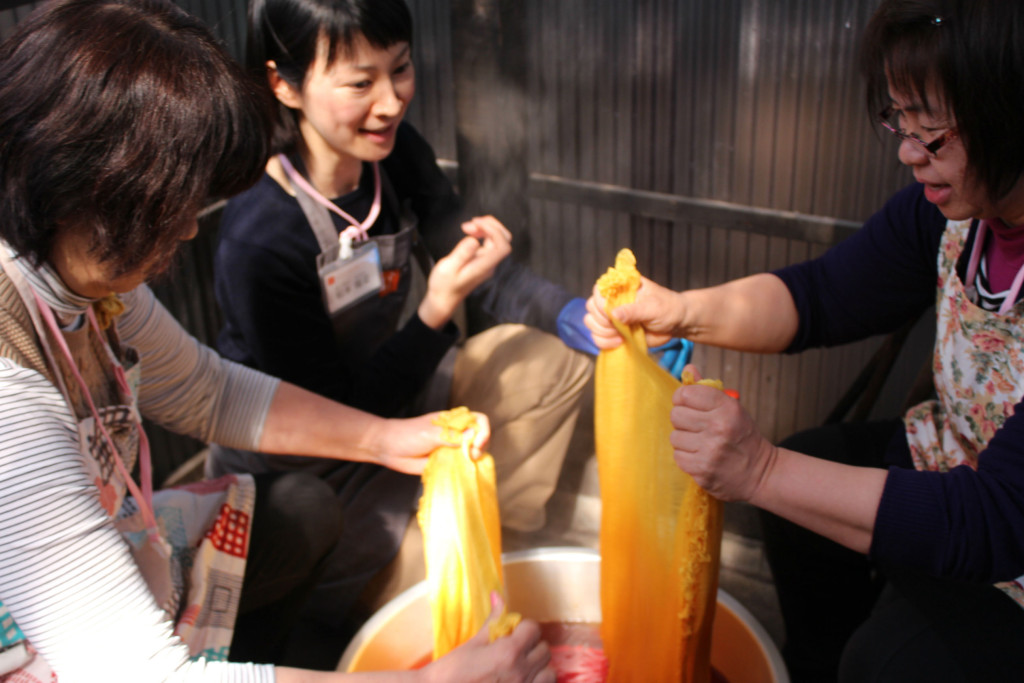 草木染 タマネギ ぼかし染め