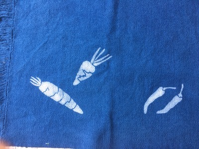 藍染抜染技法のランチョンマット 藍染抜染技法のランチョンマット