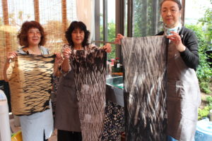 ののはな草木染アカデミー京都高の原支部教室で草木染～サルスベリ、キバナコスモスなど