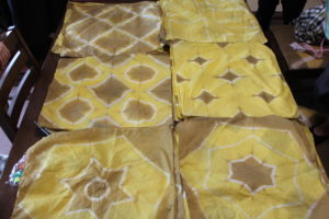 クララで染める～割り箸を使って絞り染め