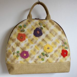 草木染で作ったバッグ